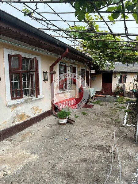 Tei Toboc | Petricani | Casa Demolabila | Curte |  225mp | B9802